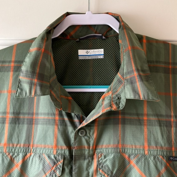 [SOLD] Columbia Silver Ridge Lite Plaid Shirt in Green/Orange Size M - Picture 3 of 15
